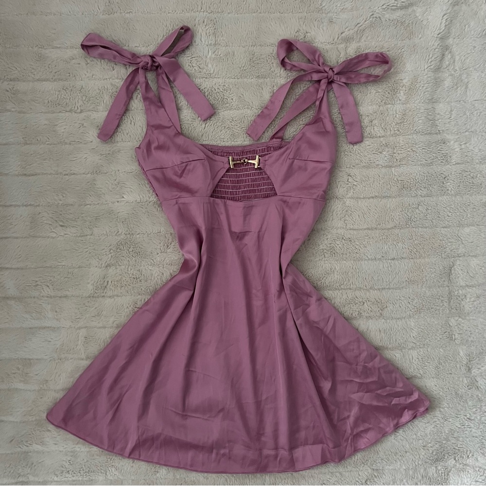 Silk babydoll bow tie cut out slip dress 
#babydoll #coquette #slip #bow